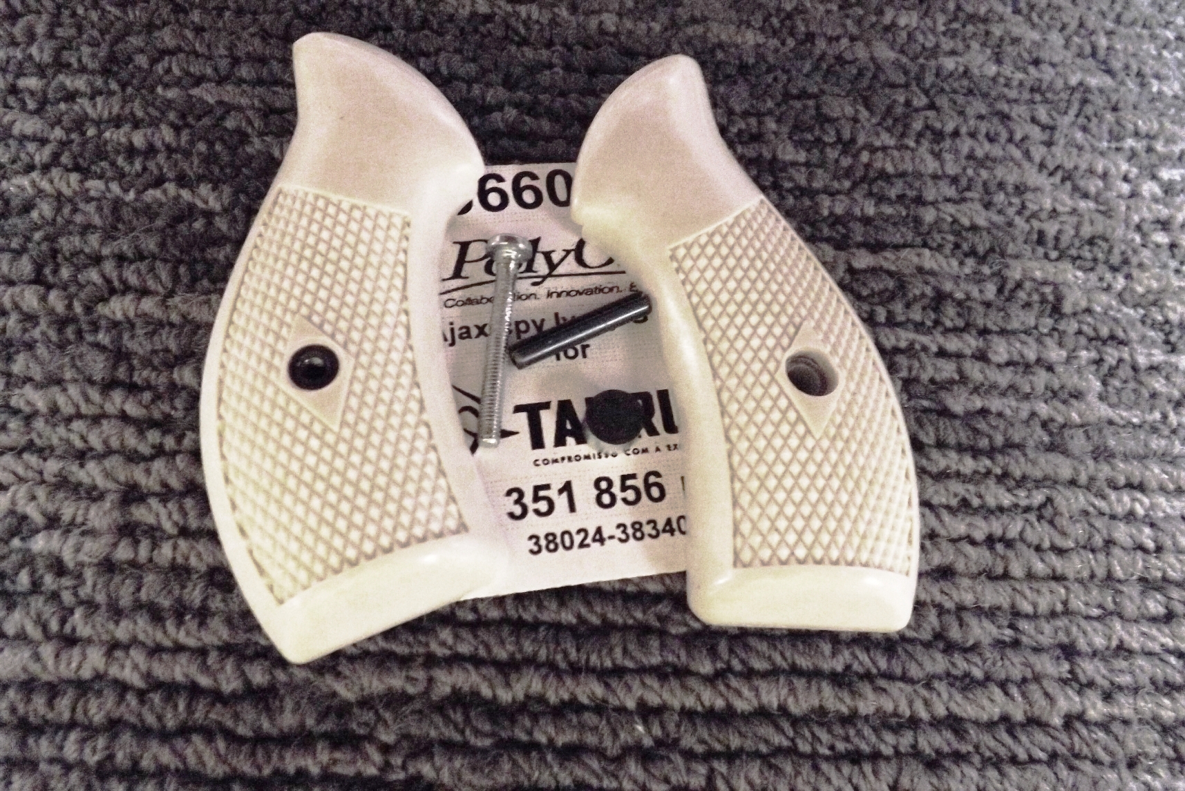 Taurus 85 856 Revolver Ajax Magna type Small Ivory Grips, Seal, and Pin compatible with Adapters - Image 14