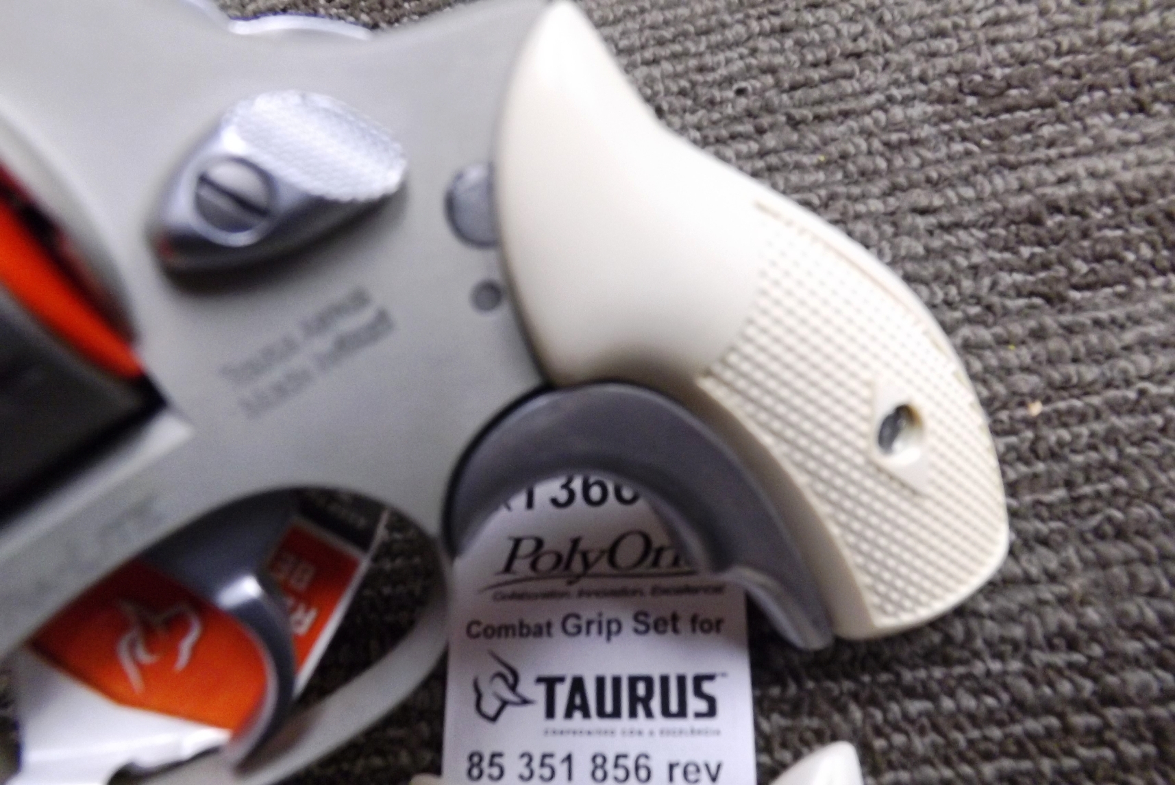 Ivory Poly Grips Frame Seal, Pin & T Grip Adapter for Taurus 85 856 Revolvers - Image 8