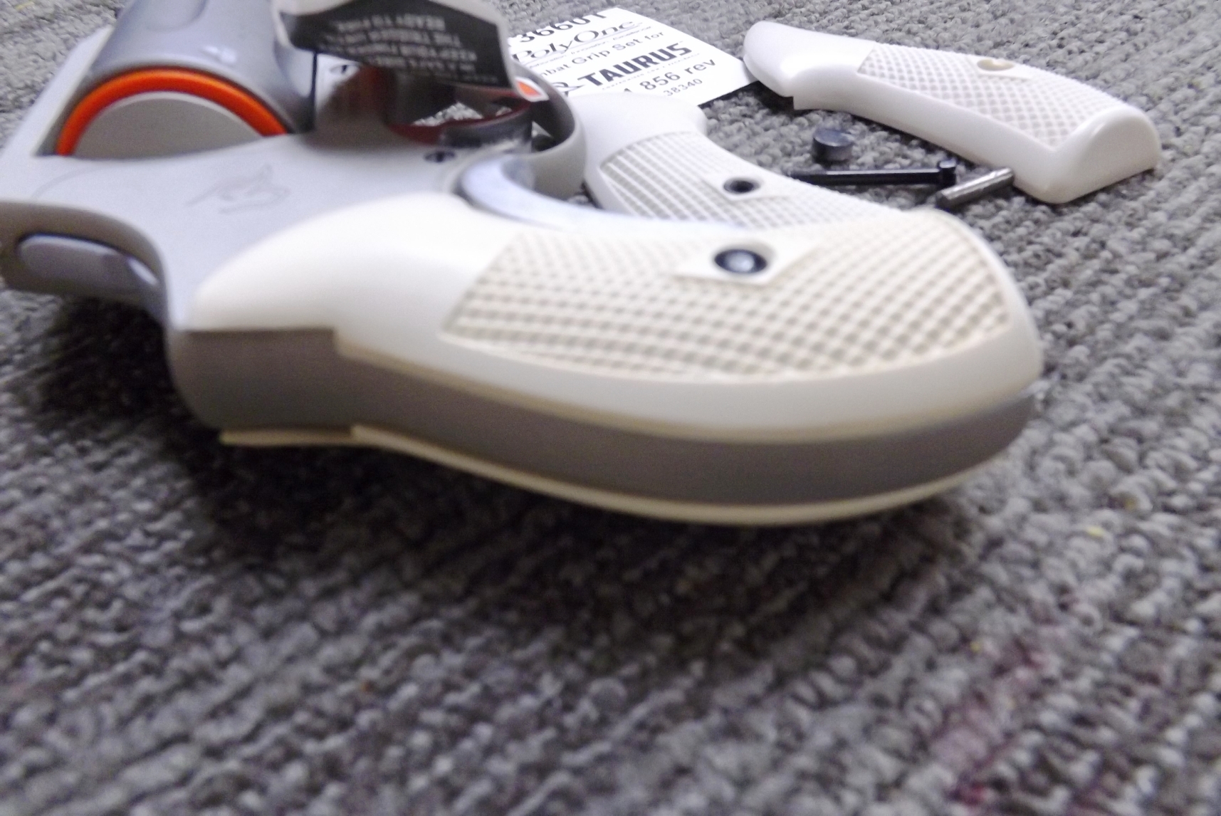 Ivory Poly Grips Frame Seal, Pin & T Grip Adapter for Taurus 85 856 Revolvers - Image 9