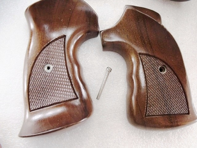 Colt Python OP Match Target Revolver Grips Sile Walnut 1970s Mint sil770