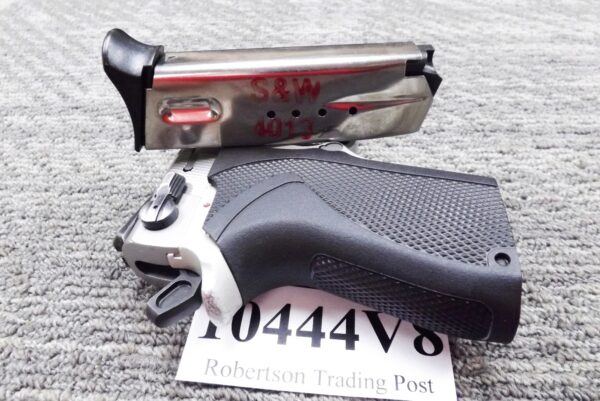 S&W 4013TSW Tactical Compact VG 2005 Rail .40 Smith & Wesson 104444 with Correct 8 round magazine; 12 rounders available - Image 9