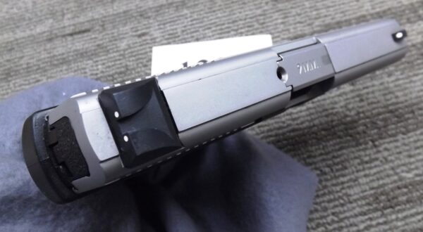 S&W 9mm SW9VE Stainless 17 Shot 1 Magazine Very Good 2000 Production Smith & Wesson 220025 ancestor to 223900 - Image 6