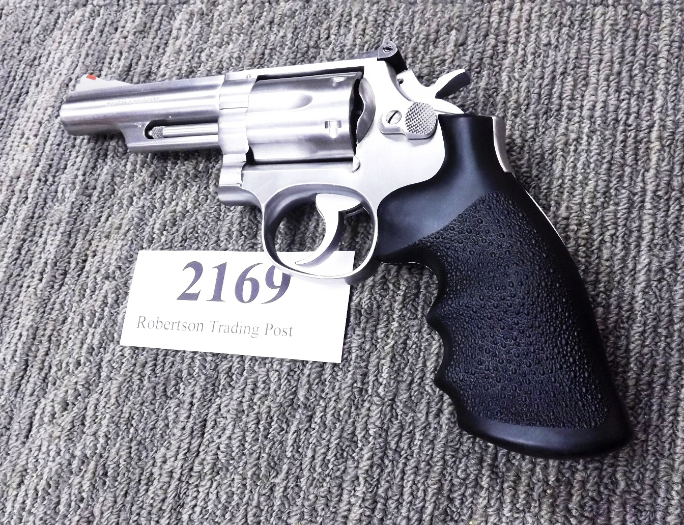 Smith & Wesson .357 Magnum model 66-1 1980 BP 4” P&R Correct Hogues