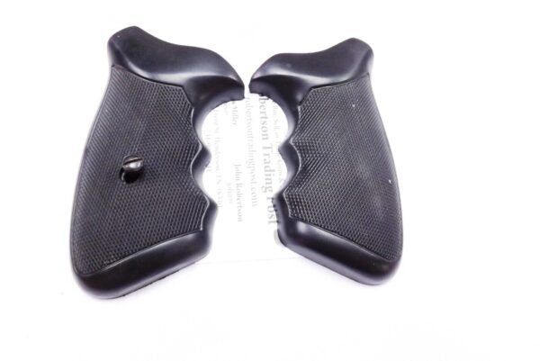 1970s Sile Finger Groove Combat Grips for S&W K L Square Revolvers Black Rubber