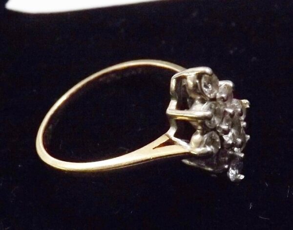 Eighties Ladies 3/4 Carat 9 Diamond Marquise Cluster 14K Yellow Gold size 6 - Image 3