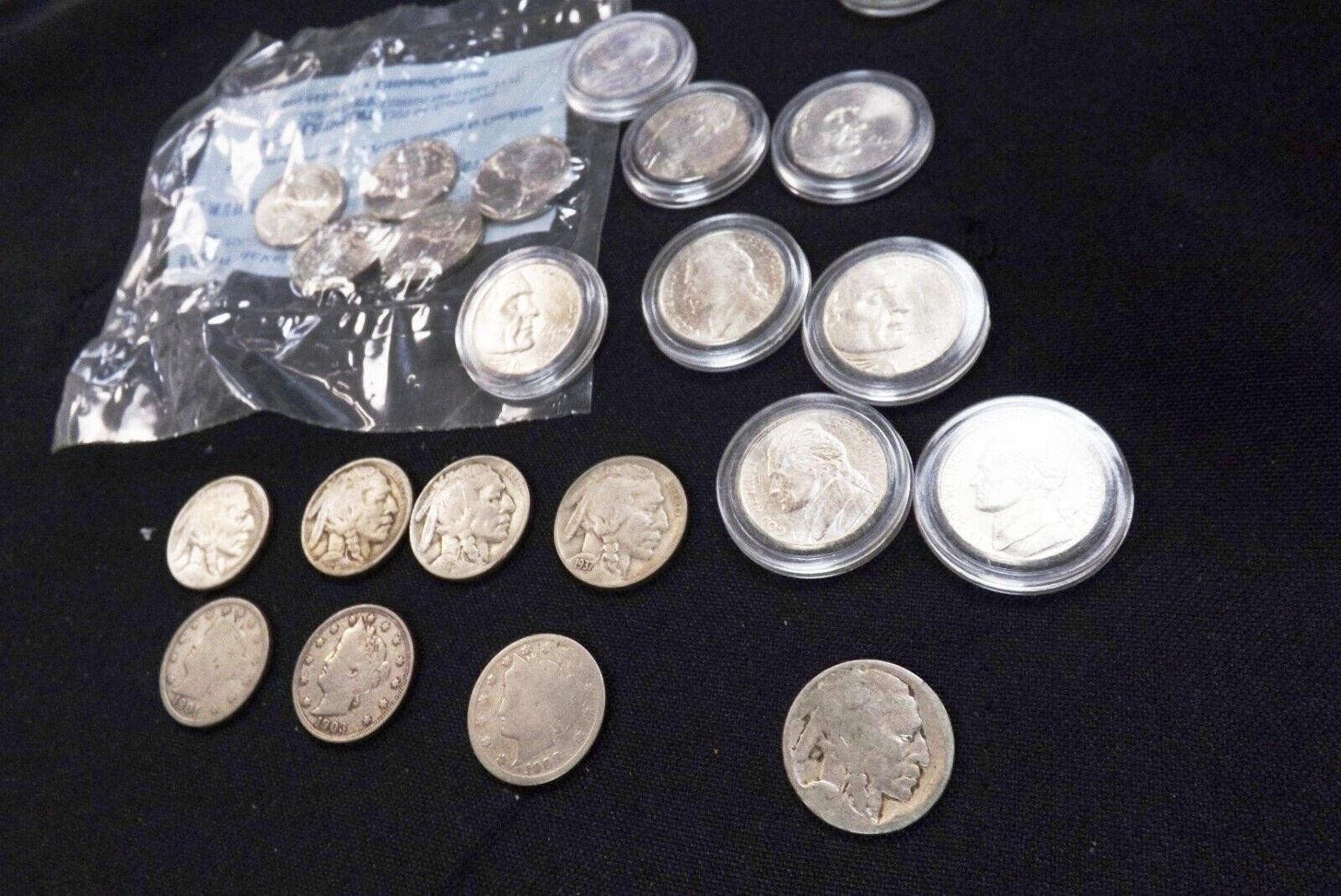 Collection of 22 US Nickels 1901 V Nickel to 2004/05 Transitional 4 V 5 Buffalo