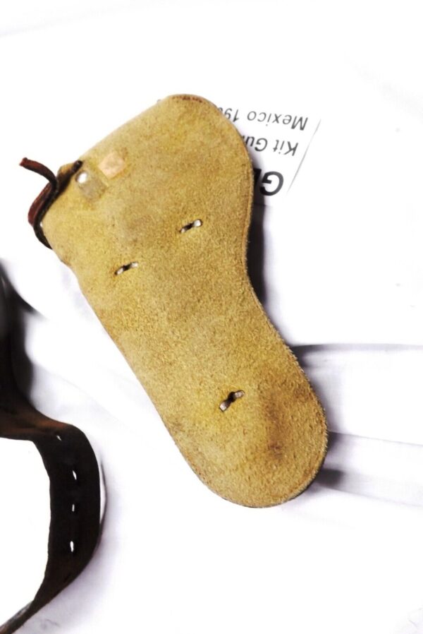 Vintage 1960s Floral Leather Belt and Holster for Colt D or S&W Kit, Chief - Image 5