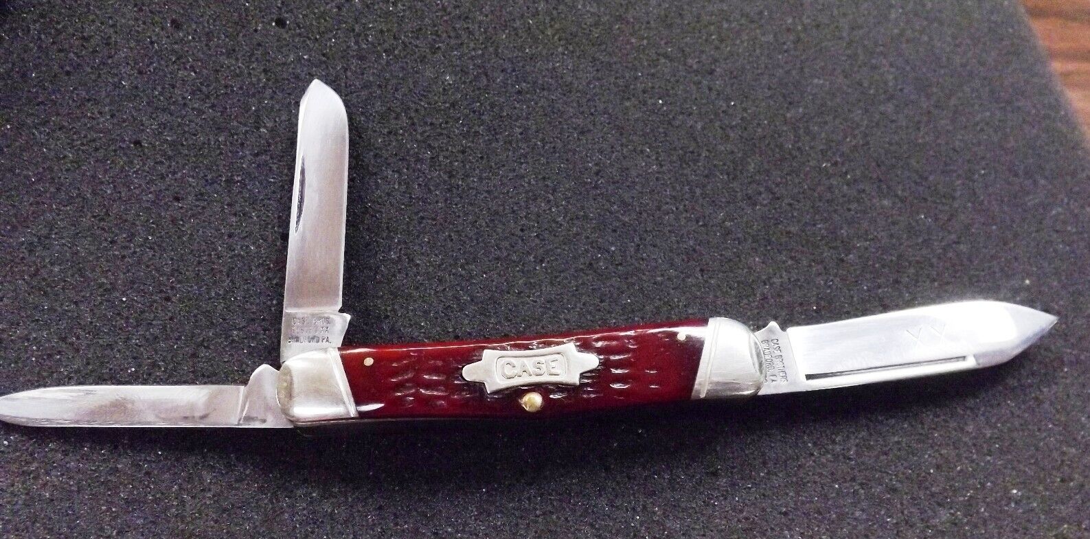 1940 – 1990 Case Classic 630109 3 Blade Split Back Whittler Knife Bone Bradford