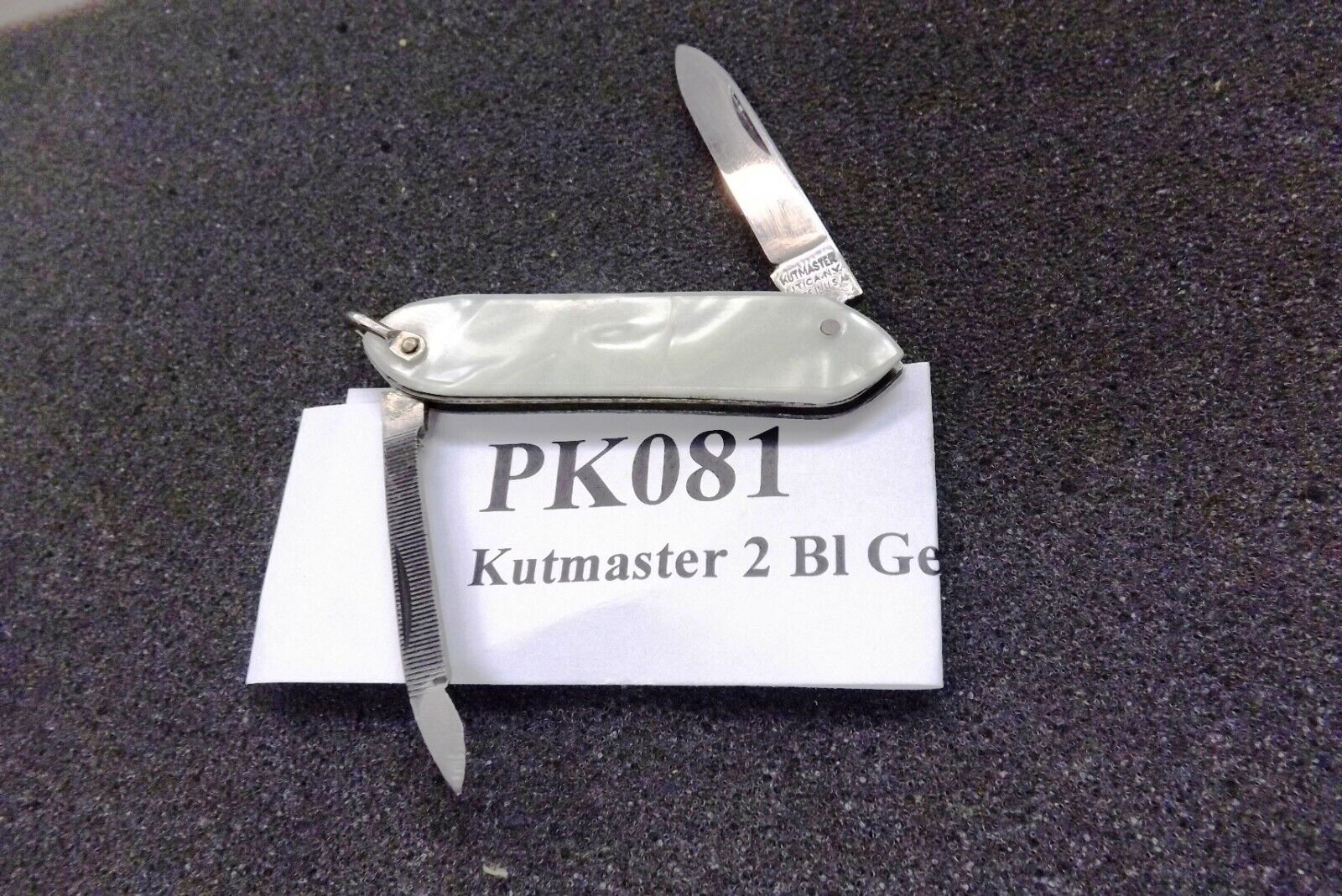 1940s Kutmaster 2 Blade Gentleman’s Pocket Knife Imitation pearl w Loop, File