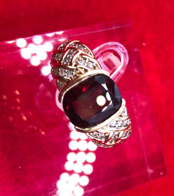 1970s Leer Gem Ltd. 2 1/2 Carat Oval Cut Garnet with 1/2 Carat Diamonds 6.2g 14K - Image 6